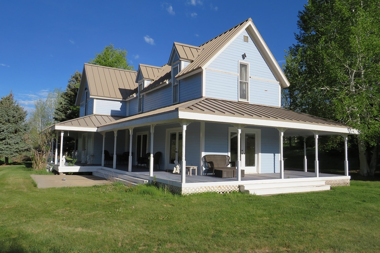 The-Historic-House-Full-Throttle-Ranch-rentals-front